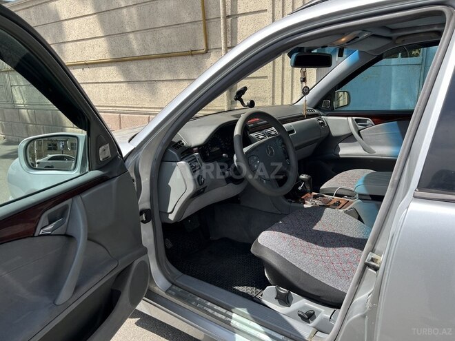 Mercedes E 220 1999, 501,200 km - 2.2 л - Bakı