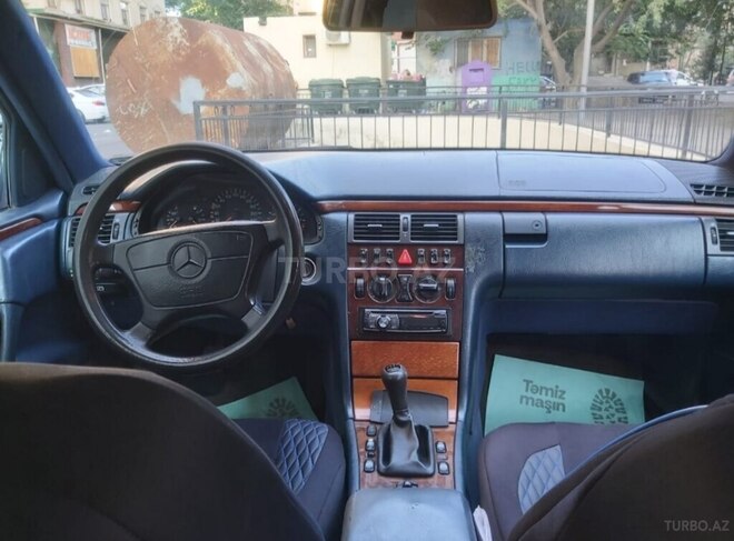 Mercedes E 240 1997, 230,000 km - 2.4 l - Bakı