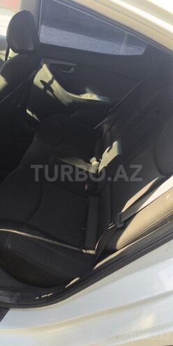 Hyundai Avante 2015, 400,000 km - 1.6 l - Bakı