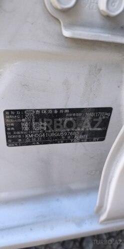 Hyundai Avante 2015, 400,000 km - 1.6 l - Bakı