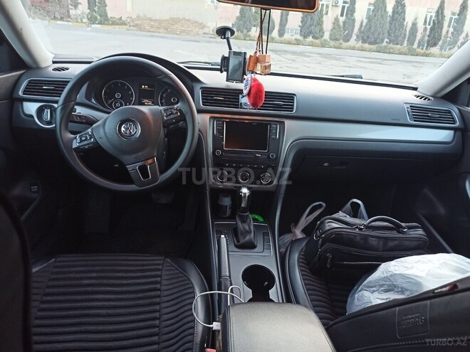 Volkswagen Passat 2013, 180,000 km - 2.5 л - Bakı
