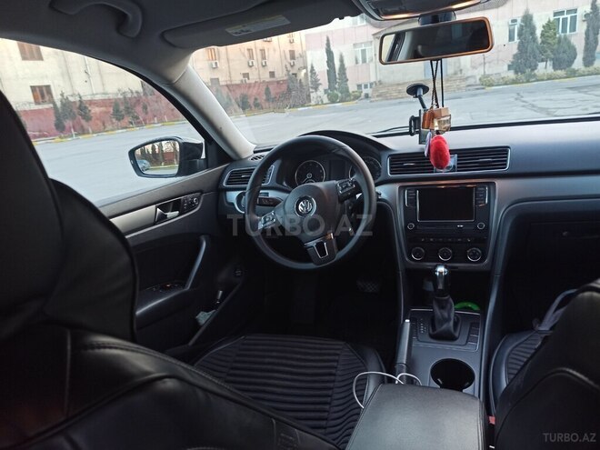 Volkswagen Passat 2013, 180,000 km - 2.5 л - Bakı