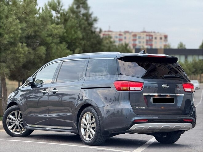 Kia Carnival 2016, 200,000 km - 2.2 l - Bakı