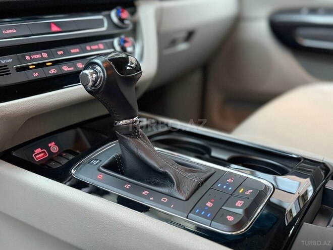 Kia Carnival 2016, 200,000 km - 2.2 l - Bakı