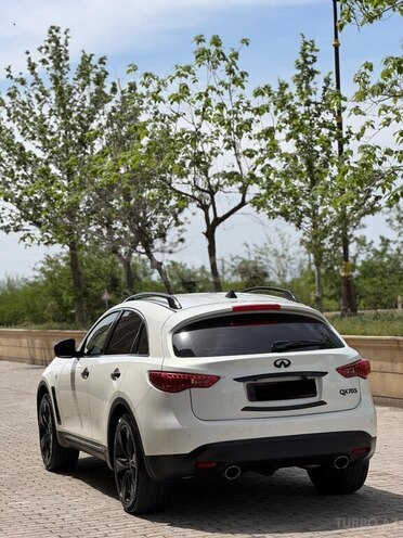 Infiniti QX70 2015, 118,000 km - 3.7 l - Naxçıvan