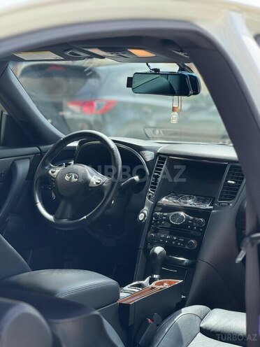 Infiniti QX70 2015, 118,000 km - 3.7 l - Naxçıvan