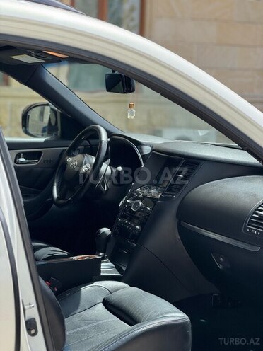 Infiniti QX70 2015, 118,000 km - 3.7 l - Naxçıvan