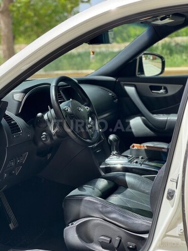 Infiniti QX70 2015, 118,000 km - 3.7 l - Naxçıvan