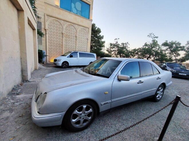 Mercedes E 230 1997, 352,000 km - 2.3 l - Bakı