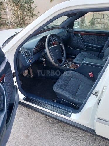 Mercedes C 180 1995, 215,436 km - 1.8 л - Qazax