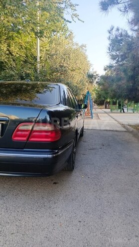 Mercedes E 270 2001, 396,460 km - 2.7 l - Şirvan