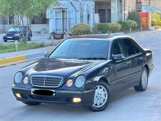 Mercedes E 220 1999, 280,000 km - 2.2 l - Bakı