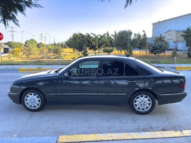 Mercedes E 220 1999, 280,000 km - 2.2 l - Bakı