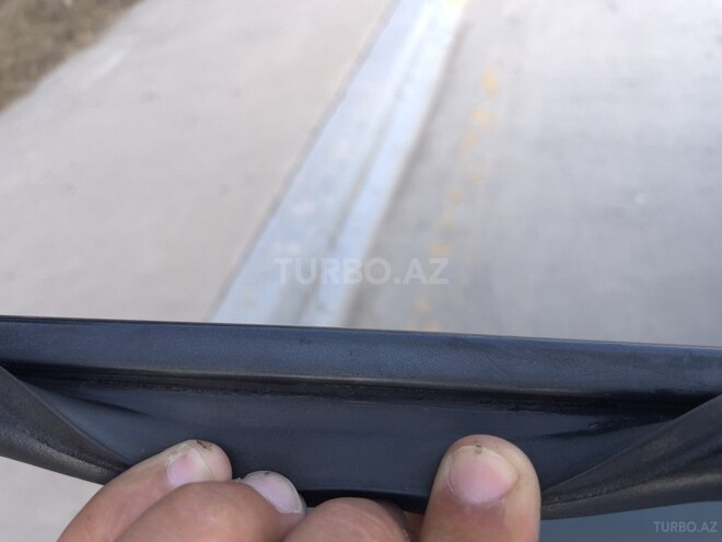 Mercedes E 220 1999, 280,000 km - 2.2 l - Bakı