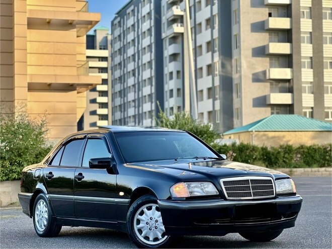 Mercedes C 200 1999, 305,890 km - 2.2 л - Bakı