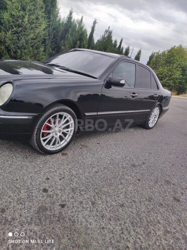 Mercedes E 280 2001, 402,525 km - 2.8 l - Bərdə