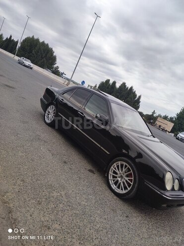 Mercedes E 280 2001, 402,525 km - 2.8 l - Bərdə