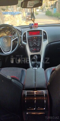 Opel Astra 2011, 284,227 km - 1.3 l - Mingəçevir