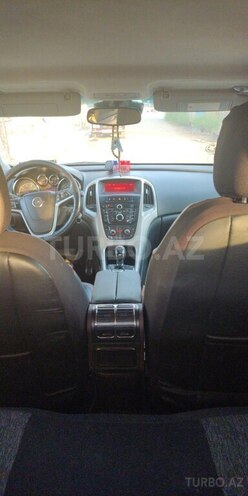 Opel Astra 2011, 284,227 km - 1.3 l - Mingəçevir