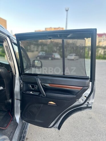 Mitsubishi Pajero 2008, 292,000 km - 3.0 l - Bakı