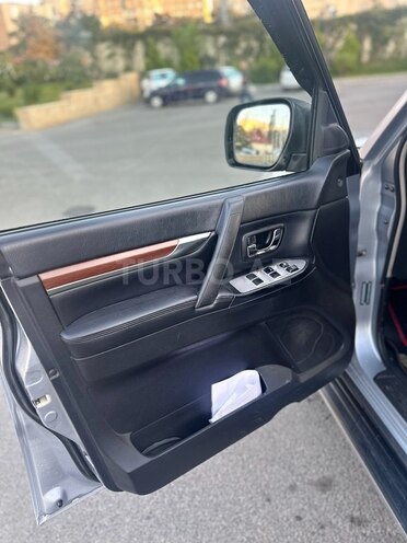 Mitsubishi Pajero 2008, 292,000 km - 3.0 l - Bakı