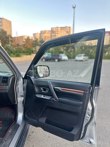 Mitsubishi Pajero 2008, 292,000 km - 3.0 l - Bakı