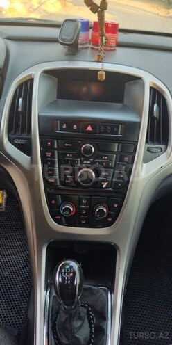 Opel Astra 2011, 284,227 km - 1.3 l - Mingəçevir