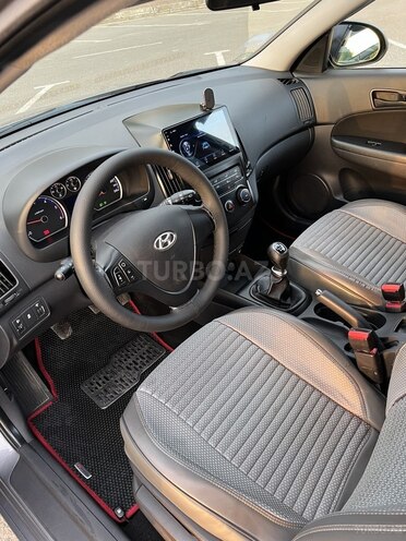 Hyundai i30 2011, 280,000 km - 1.6 л - Qəbələ