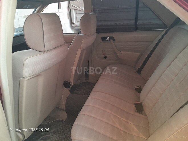 Mercedes 190 1989, 260,000 km - 2.0 л - Sabirabad
