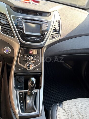 Hyundai Elantra 2015, 167,180 km - 1.8 л - Bakı