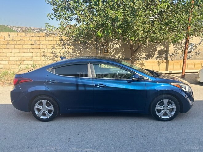 Hyundai Elantra 2015, 167,180 km - 1.8 л - Bakı