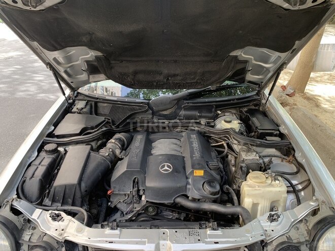 Mercedes E 240 2001, 309,000 km - 2.4 л - Bakı