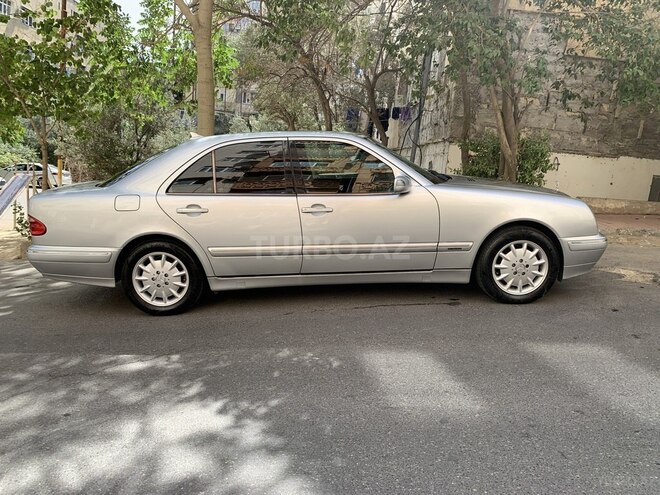 Mercedes E 240 2001, 309,000 km - 2.4 л - Bakı