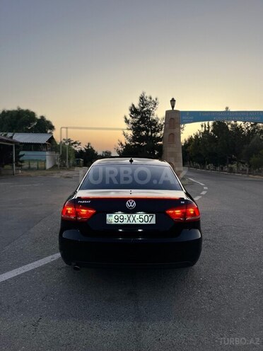 Volkswagen Passat 2013, 256,000 km - 2.5 l - Bakı