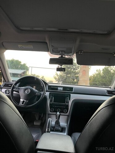 Volkswagen Passat 2013, 256,000 km - 2.5 l - Bakı