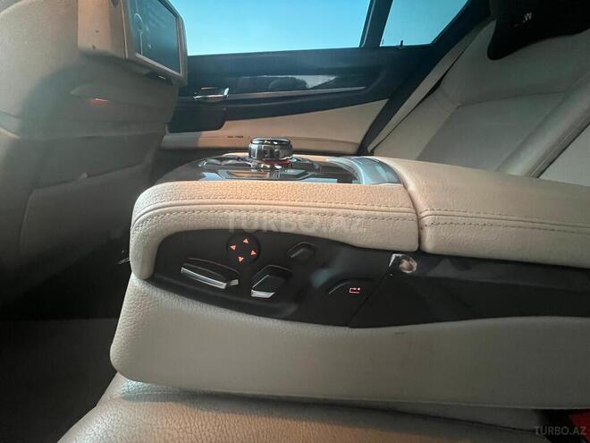 BMW 750 2011, 200,000 km - 4.4 л - Bakı