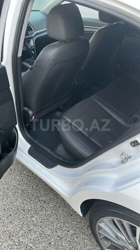 Hyundai Avante 2016, 80,727 km - 1.6 л - Bakı