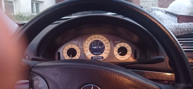 Mercedes E 260 2005, 233,000 km - 2.6 l - Bakı