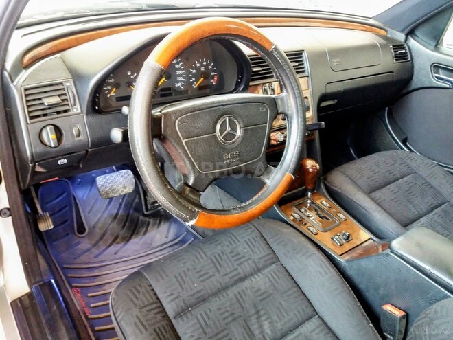 Mercedes C 180 1999, 270,000 km - 1.8 l - Qazax
