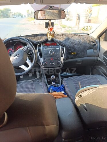 Kia  2012, 341,000 km - 1.6 l - Salyan