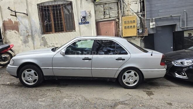 Mercedes C 200 1995, 419,000 km - 2.0 л - Bakı