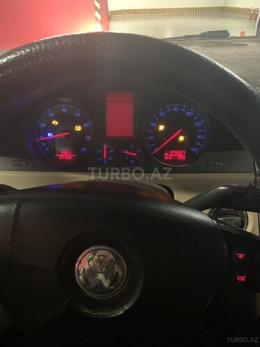 Volkswagen Passat 2005, 237,000 km - 2.0 l - Gəncə