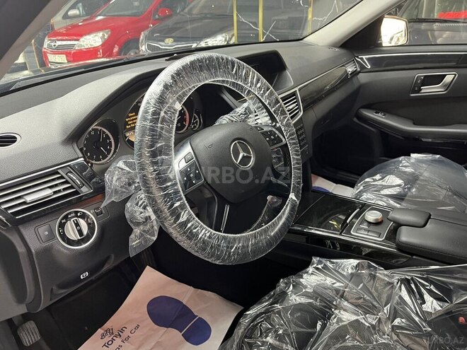 Mercedes E 200 2011, 220,153 km - 2.0 l - Sumqayıt