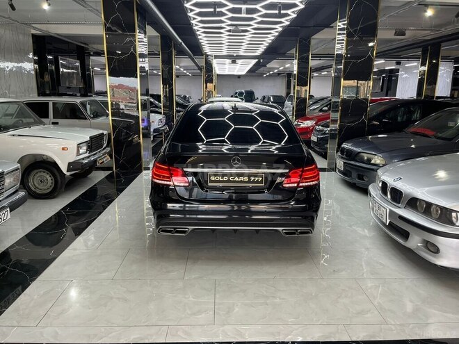 Mercedes E 200 2011, 220,153 km - 2.0 l - Sumqayıt