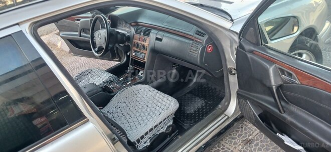 Mercedes E 220 1999, 234,123 km - 2.2 l - Bakı