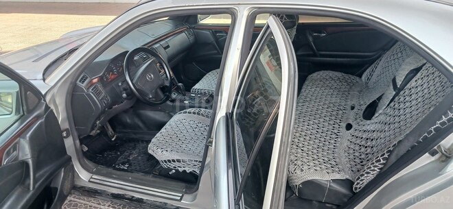 Mercedes E 220 1999, 234,123 km - 2.2 l - Bakı