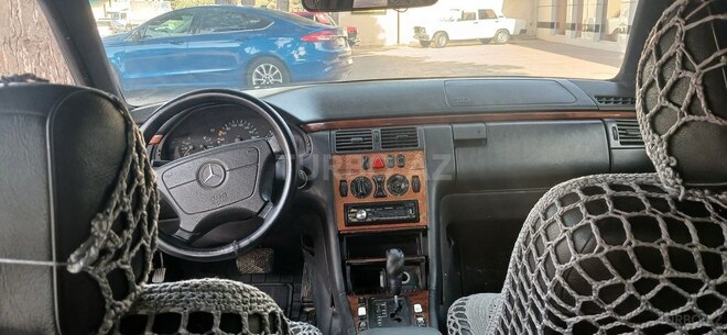 Mercedes E 220 1999, 234,123 km - 2.2 l - Bakı