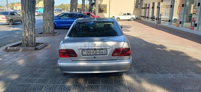 Mercedes E 220 1999, 234,123 km - 2.2 l - Bakı