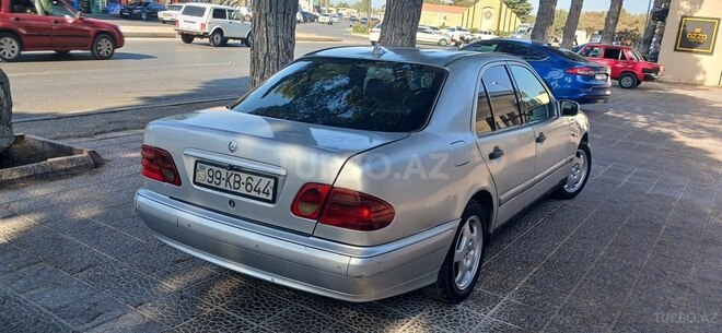 Mercedes E 220 1999, 234,123 km - 2.2 l - Bakı