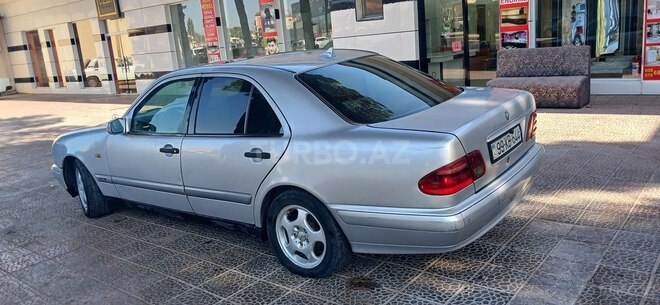 Mercedes E 220 1999, 234,123 km - 2.2 l - Bakı